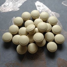 1 NEW CREAM SHABBY CHIC SHAKER