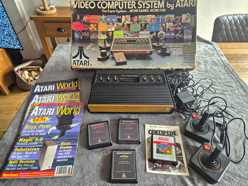 Atari 2600 boxed console - atari,