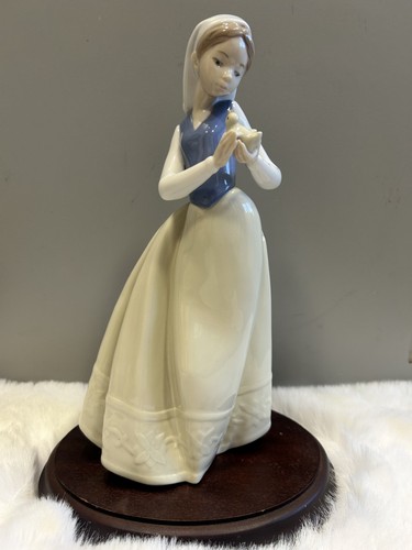 Nao lladro feathered friend - nao, lladro,
