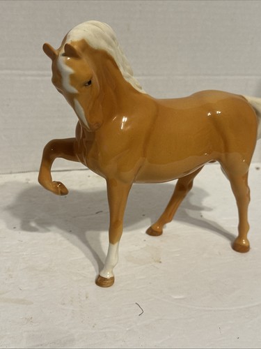 Beswick england palomino horse - beswick,