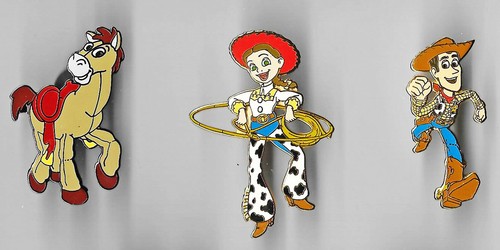Lapel hat pin toy - lapel, woody