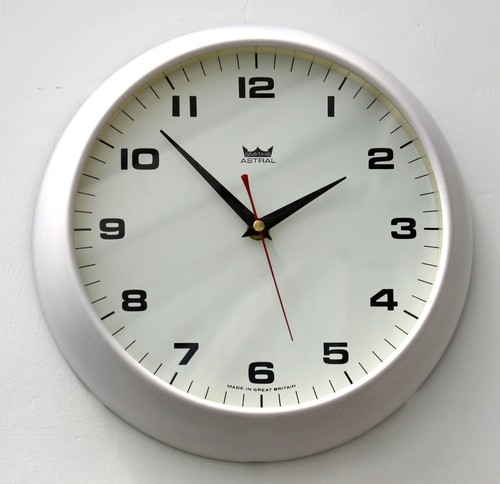 Vintage 28cm smiths wall - smiths,