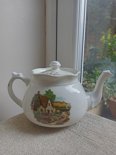 Arthur wood son teapot - wood,