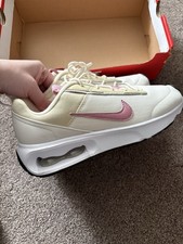 LADIES NIKE AIR MAX INTRLK