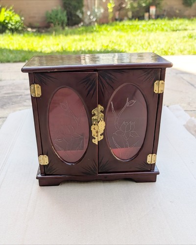 Vintage wooden jewellery box - wooden,