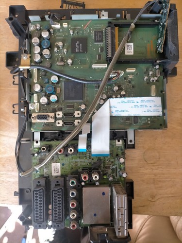 Sony bravia kdl 32u2530 main - sony,