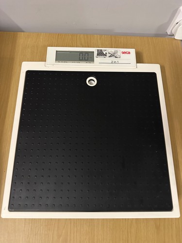Seca 875 flat scale with - seca,