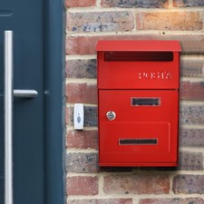 LARGE VINTAGE OUTDOOR LOCKABLE