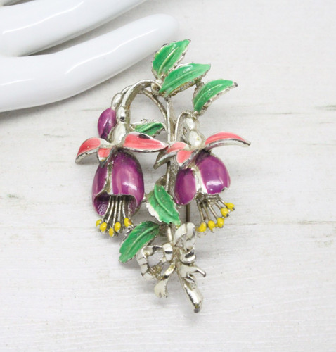 Vintage exquisite large - large, enamel