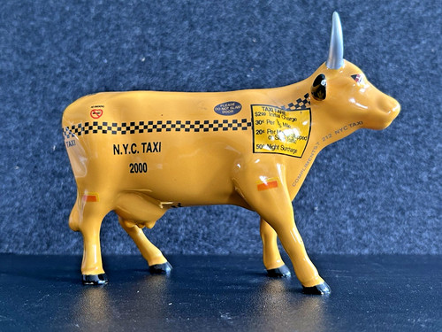 Cow parade figurine year 2000 - year,