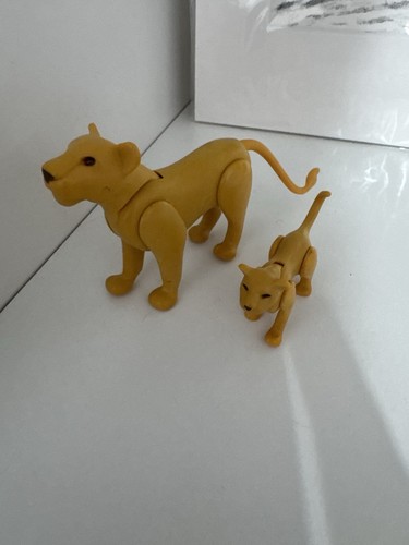 Playmobil lioness and - and, cub