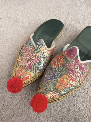 Vintage 1960s aladdin slippers - vintage,