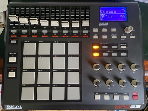 Akai mpd32 usb midi - mpd32, pad