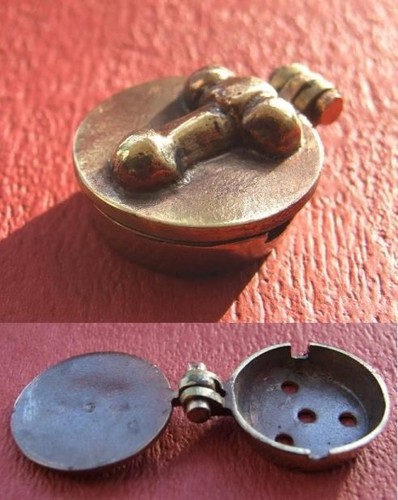 Replica roman bronze - seal, box