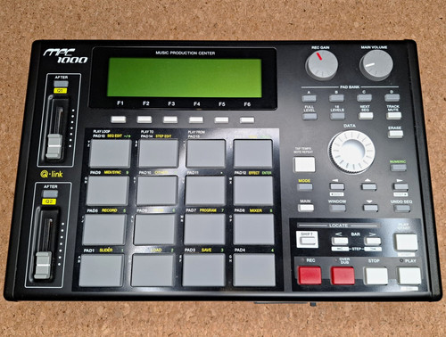 Akai mpc1000 music production - akai,