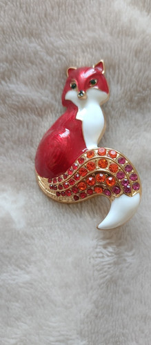 Red tone fox enamel - red,