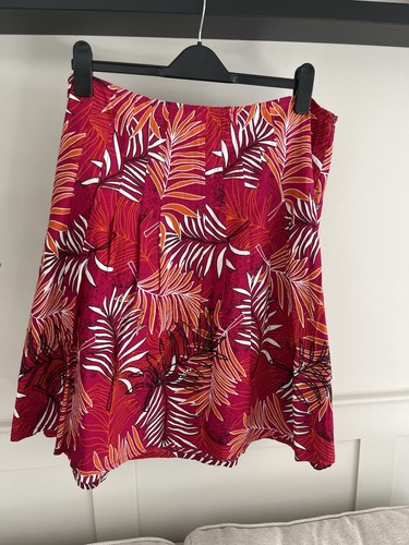 Cerise pink with leaf - , prints