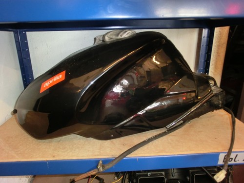2004 aprilia rsv - 2004, tank