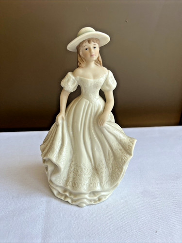 Bond street figurine - street,
