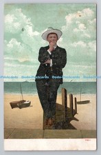 R788134 Man at the Beach