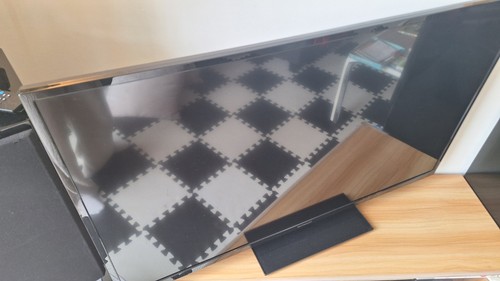 Techwood large flat screen - flat, tv