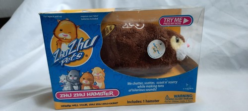 Zhu pets hamster with - hamster, box