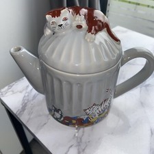 092 Vintage Wade Whimsical tea