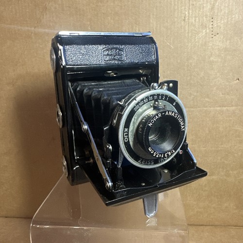 Vintage photographic camera - photographic,