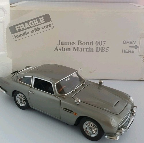 Danbury mint aston - mint, martin