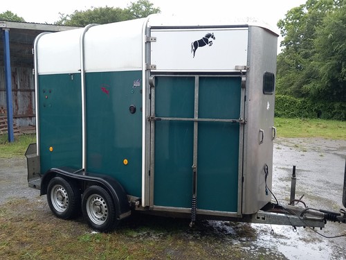 Ifor williams horse trailer - williams,