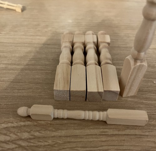Dolls house stair newel - 1/12,