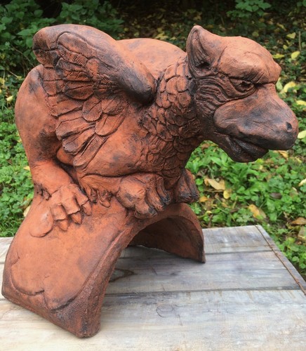 Griffin gryphon half round - gryphon,