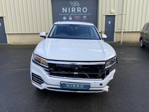 Touareg breaking for 10x - vw,