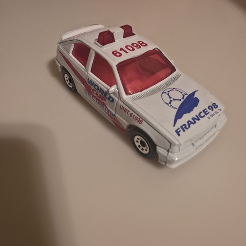 Matchbox white vauxhall astra - vauxhall,
