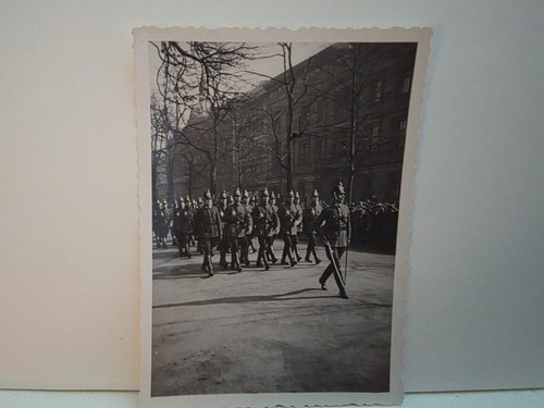 Photo-Police-Tschako-March-Mar