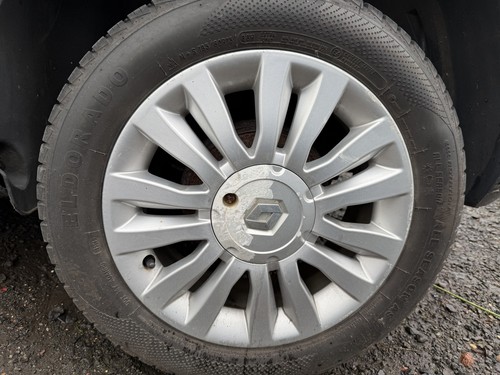 Renault clio alloy wheel - renault, 15”