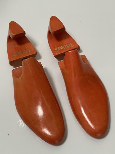Tricker wooden shoe trees - wooden,