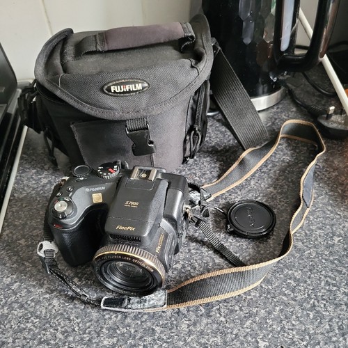 Fujifilm finepix s7000 - fujifilm,