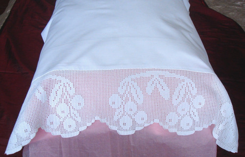 White pillowcases vintage - white,