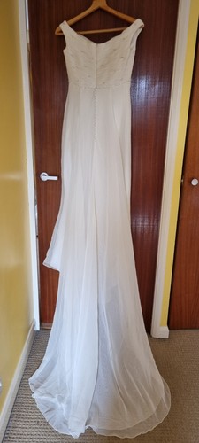 Provonais ivory wedding dress