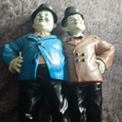 Laurel hardy resin - laurel,
