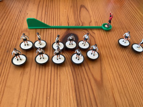 Subbuteo 63000 team - 63000, west