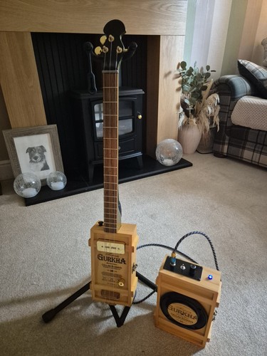 Cigar box guitar with - box,