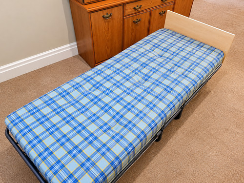 Folding single guest bed - folding,