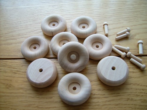 10x wooden toy - wheels, +