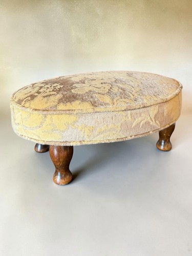 Upholstered queen anne foot - queen,