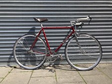 Single speed pursuit bike on