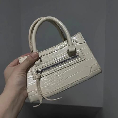 Cream croc effect - cream,