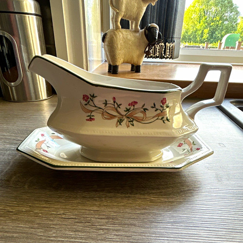 Eternal beau gravy - beau, boat