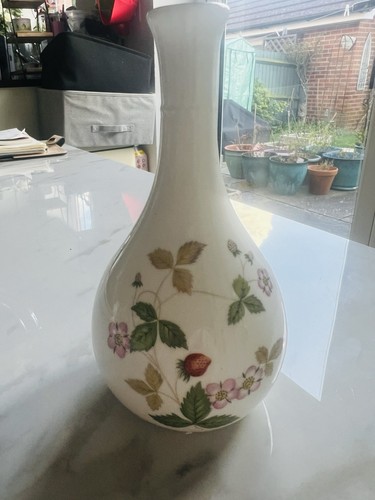 Wedgwood wild strawberry - wedgwood,
